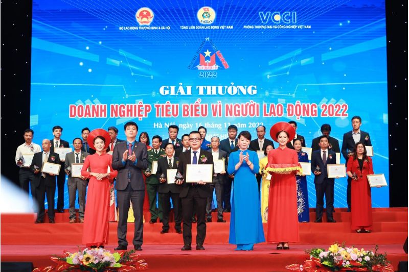 BITEX ĐƯỢC VINH DANH GIẢI THƯỞNG “DOANH NGHIỆP TIÊU BIỂU VÌ NGƯỜI LAO ĐỘNG 2022”