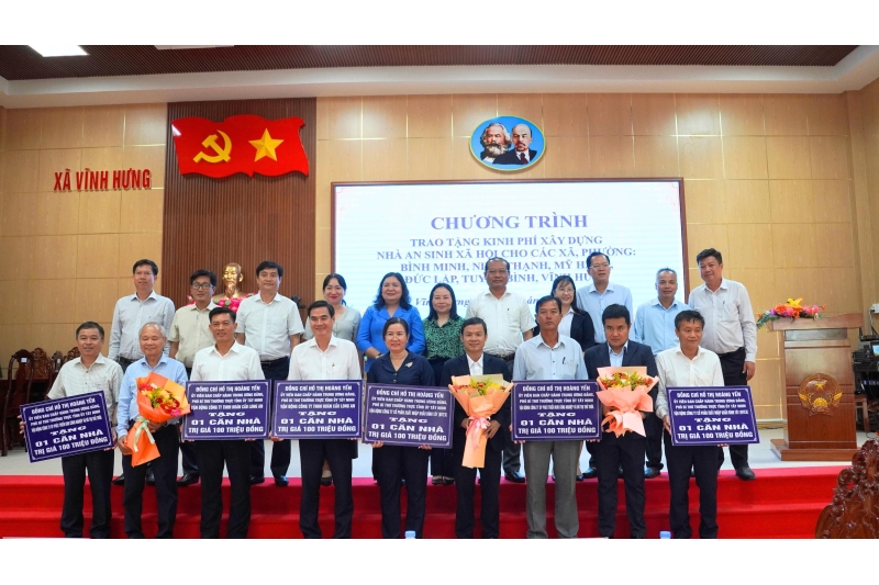 BITEX TRAO TẶNG 2 CĂN NHÀ AN SINH CHO NGƯỜI DÂN VÙNG BIÊN TÂY NINH