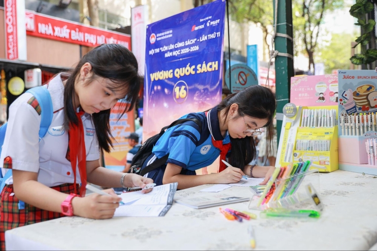 PILOT ĐỒNG HÀNH CÙNG SỞ GD&ĐT TP.HCM LAN TỎA VĂN HÓA ĐỌC TẠI HỘI THI "LỚN LÊN CÙNG SÁCH" LẦN THỨ 11