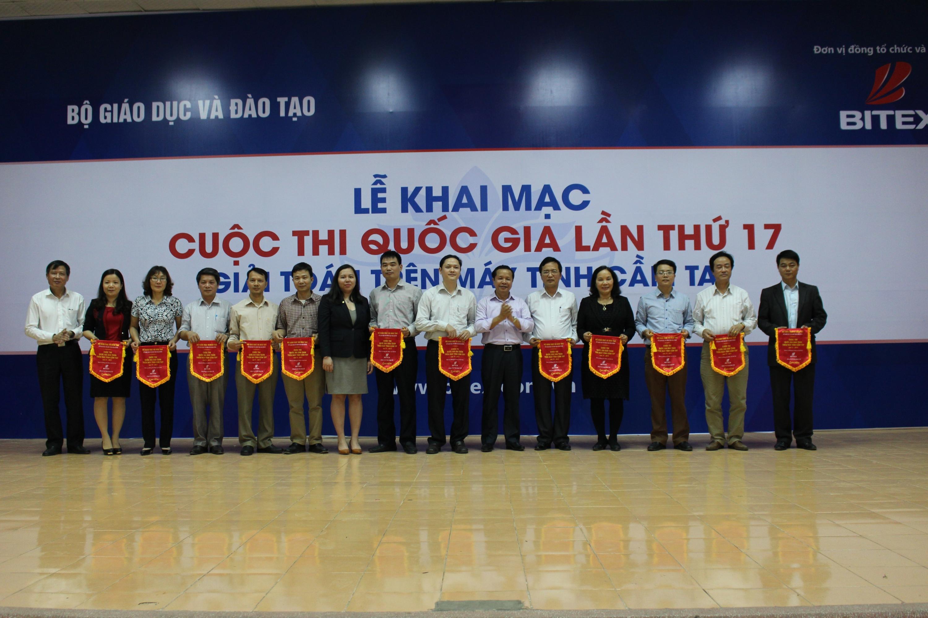 THI-QG-LAN-17- 2017-HOA-BINH. JPG
