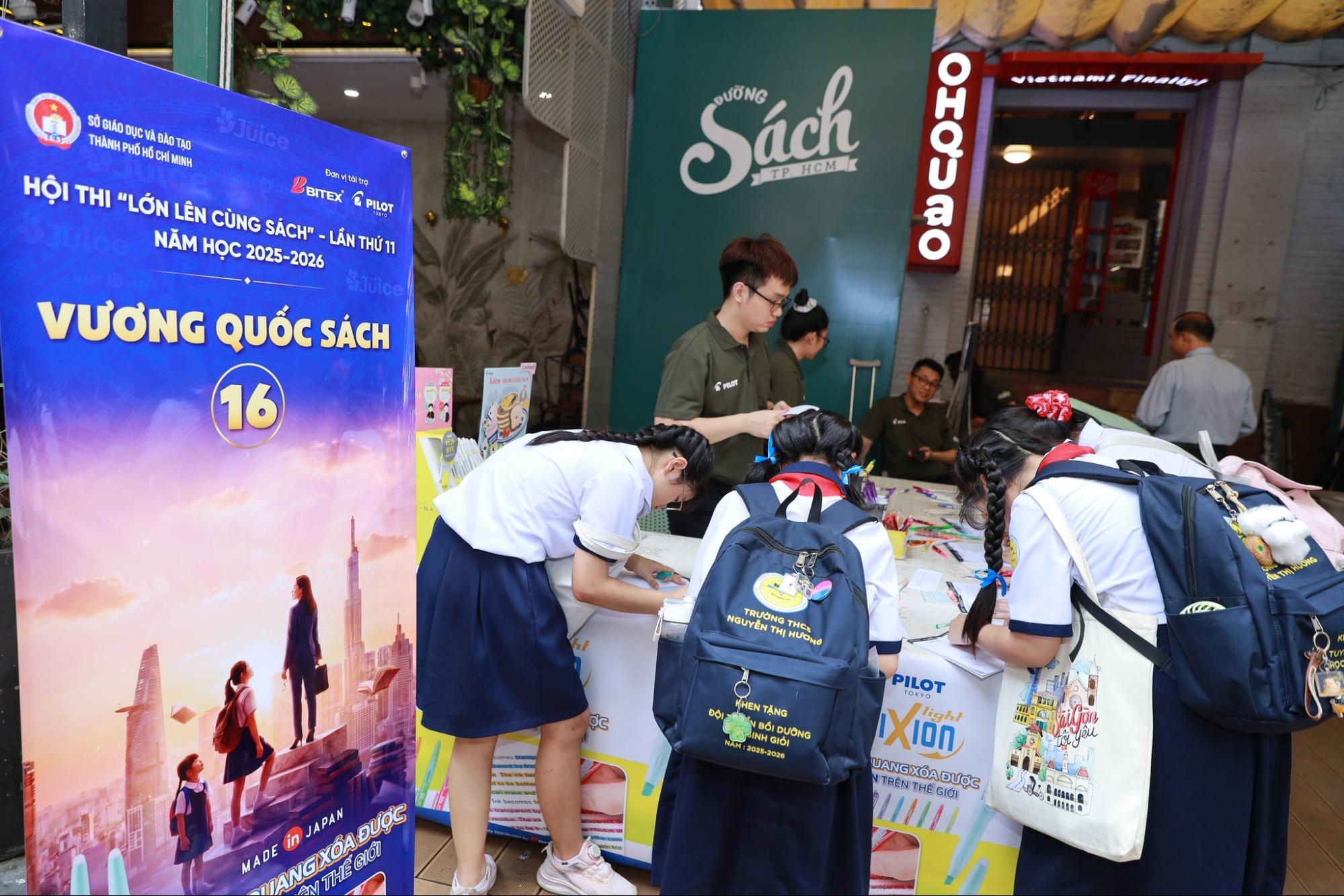 pilot-dong-han h-cung-so-gddt -tp-hcm-lan-to a-van-hoa-doc- tai-hoi-thi-lo n-len-cung-sac h-5.jpg