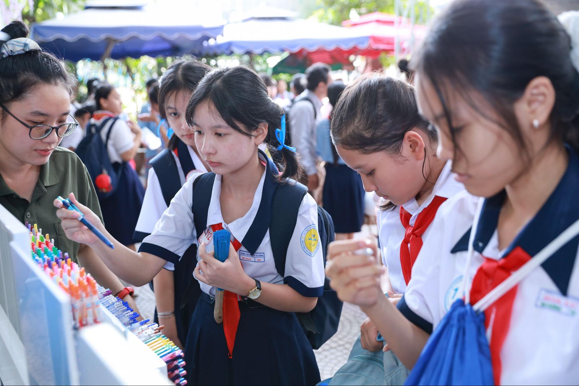 pilot-dong-han h-cung-so-gddt -tp-hcm-lan-to a-van-hoa-doc- tai-hoi-thi-lo n-len-cung-sac h-9.jpg