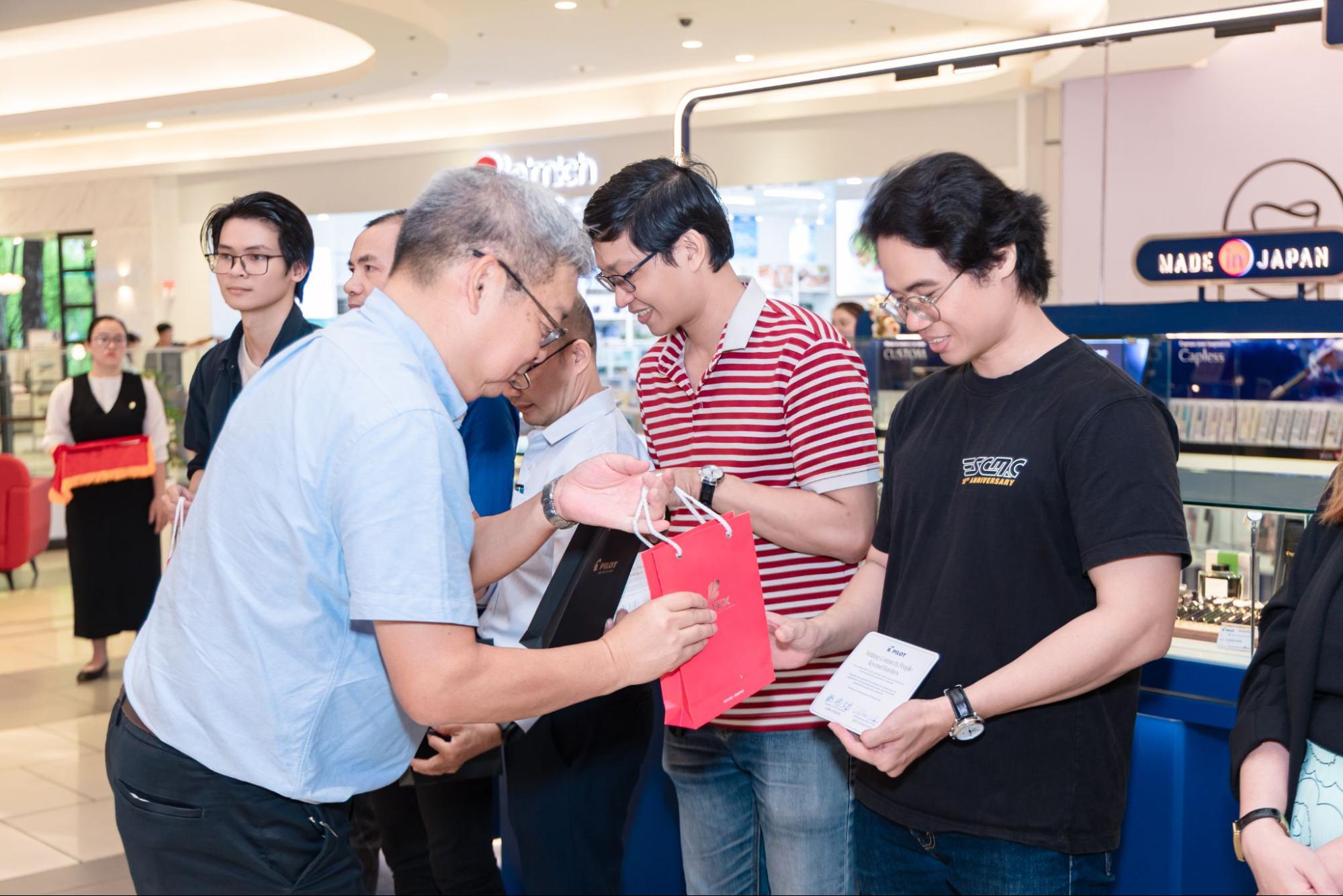 pilot-fountain -pen-experienc e-day-2026-ket -noi-cong-dong -yeu-but-may-t ai-viet-nam-12 .jpg