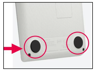 Có nút cao su ở phía sau máy giúp tránh tình trạng trơn trượt