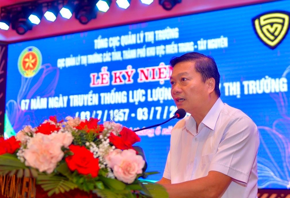 Đ/c Lê Hồng Vinh - Ủy viên BTV Tỉnh ủy, Phó Chủ tịch tỉnh Thường trực, Trưởng Ban Chỉ đạo 389 tỉnh phát biểu tại Hội nghị