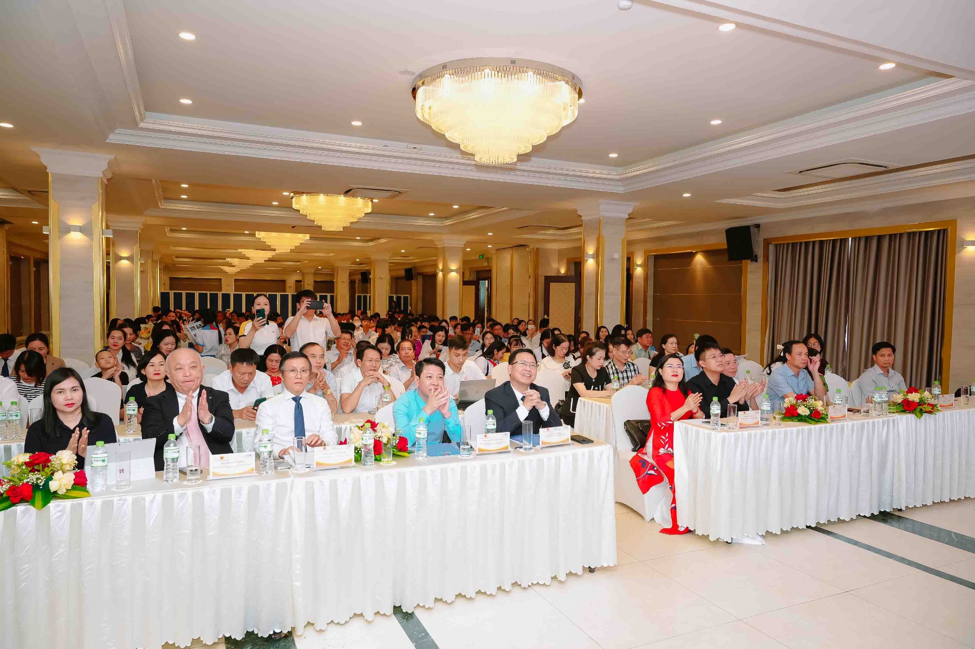 Toàn cảnh lễ tổng kết và trao giải cuộc thi “Sáng kiến bảo đảm trật tự trường học về phòng ngừa bạo lực học đường và lao động trẻ em”