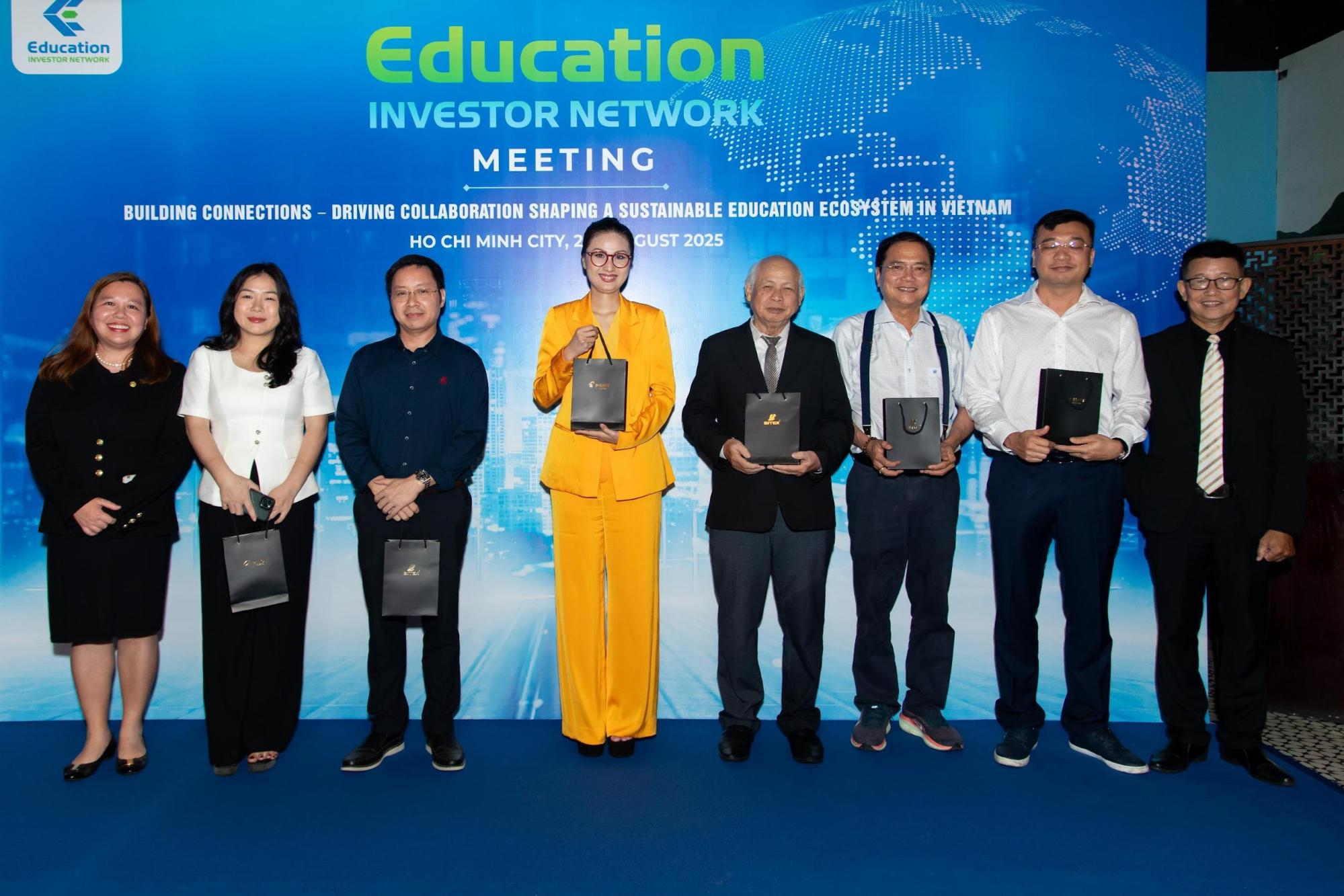 ra-mat-clb-edu cation-investo r-network-ein- dau-an-tren-ha nh-trinh-kien- tao-tuong-lai- ben-vung-8.jpg