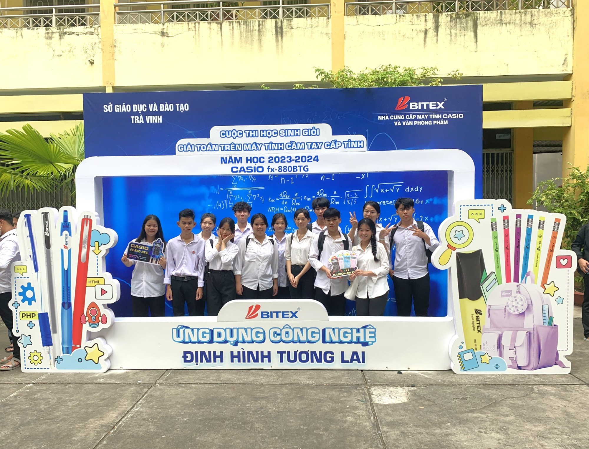 Năm nay, có 583 học sinh THPT & THCS trên địa bàn tỉnh Trà Vinh dự thi ở 5 môn thi: Toán THCS, Toán - Lý - Hóa - Sinh THPT