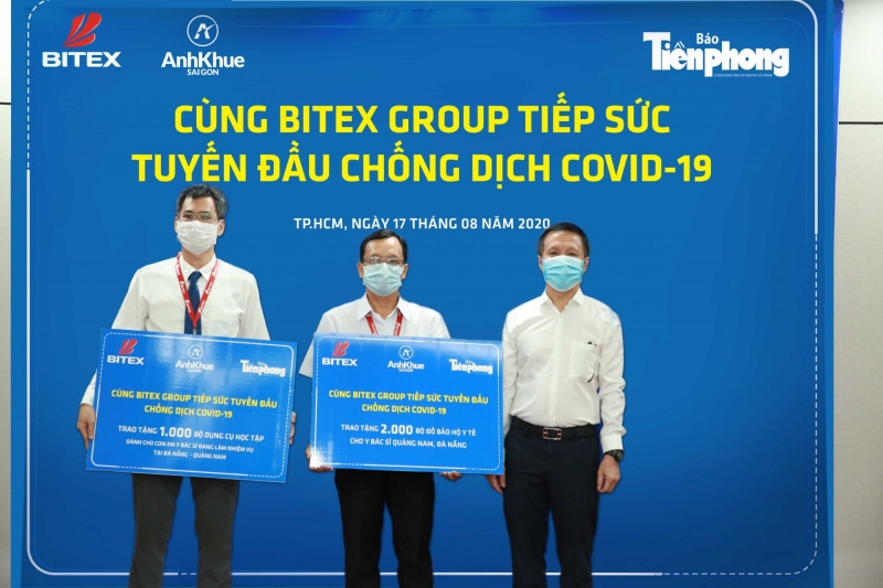 Trao tặng quà cho đội ngũ y bác sĩ đang làm nhiệm vụ tại Đà Nẵng - Quảng Nam và phát động quỹ “Tiếp sức tuyến đầu chống dịch Covid – 19”