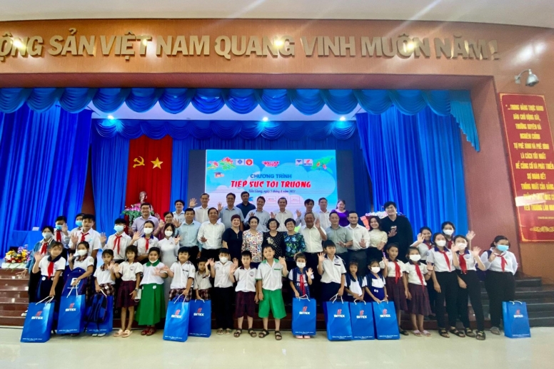BITEX tiếp tục đồng hành cùng chương trình Tiếp Sức Đến Trường & tặng 200 phần quà cho học sinh có hoàn cảnh khó khăn tại Tiền Giang